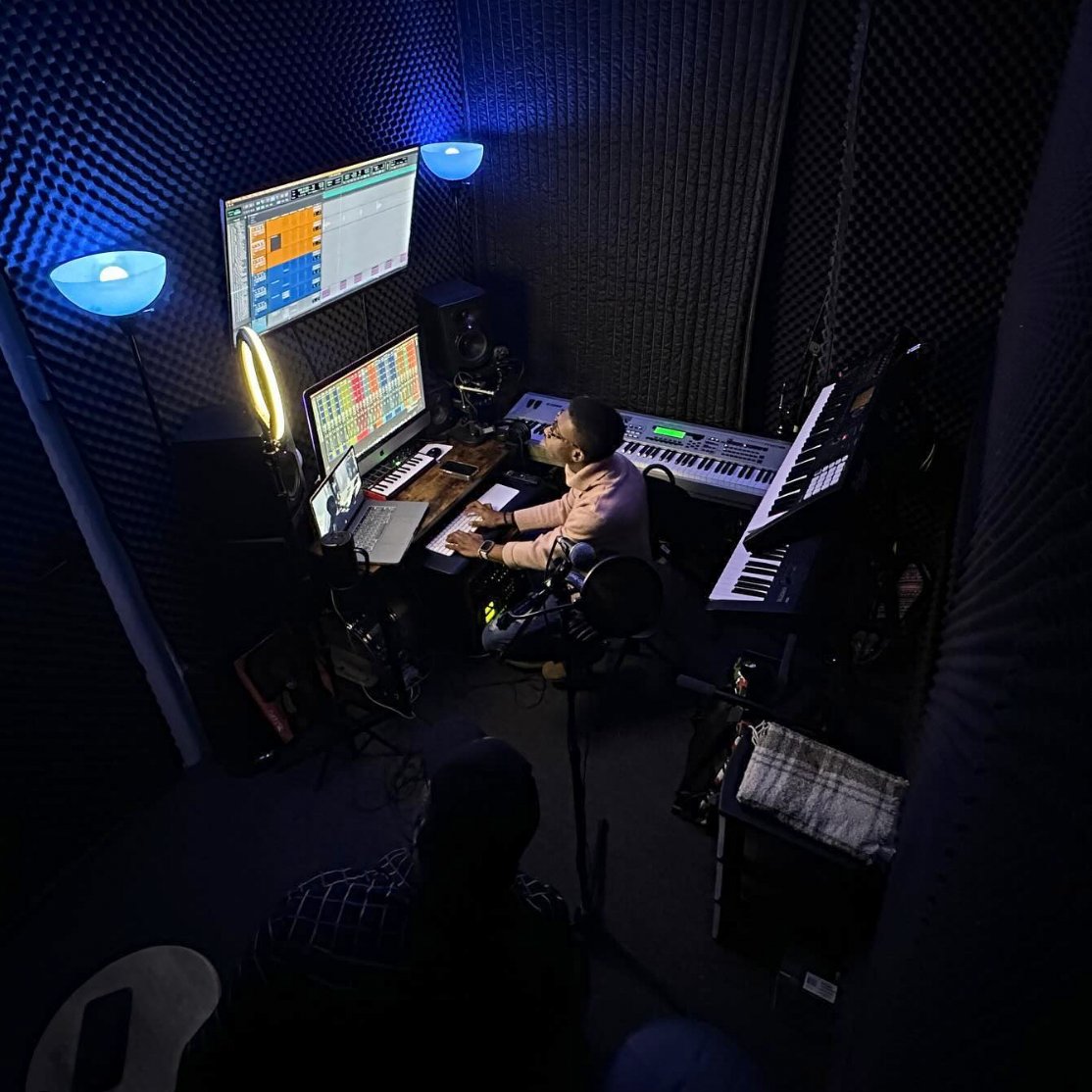 AvidProTools's tweet photo. 🎵 Explore!
📷 https://t.co/v1SXiLKEl2
▶️ https://t.co/LNIgmkN0JV

#explore #studiolife #studio #mixengineering #sessiontime #love #protools #avid https://t.co/0dWGsLHNm3