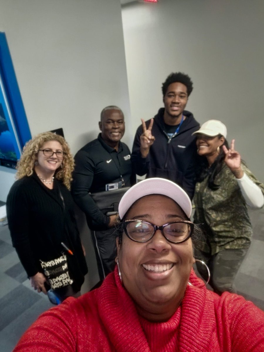 APLump83's tweet photo. On day two of Winter Break Academy, we had s'more learning, s'more prizes, and s'more fun! What a sweet treat after a vigorous game of Dr. Lumpkin Says (because who is Simon anyway). Even Dr. Lewis stopped by for the fun! @ComstockSchool @maya_poets @santaclaraes @MDCPSCentral https://t.co/xSQFMDF57i