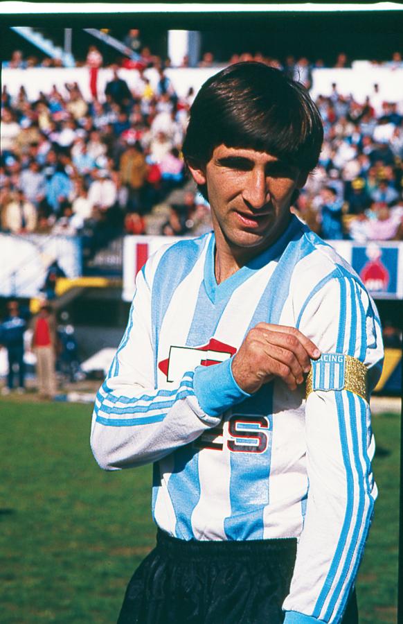 Si sos hincha de Racing, te invito a seguirme. Subo información, opiniones y datos. Con un RT me ayudas muchísimo, para que más hinchas de la academia, les pueda llegar este tweet. Objetivo 1000 seguidores, falta poco.