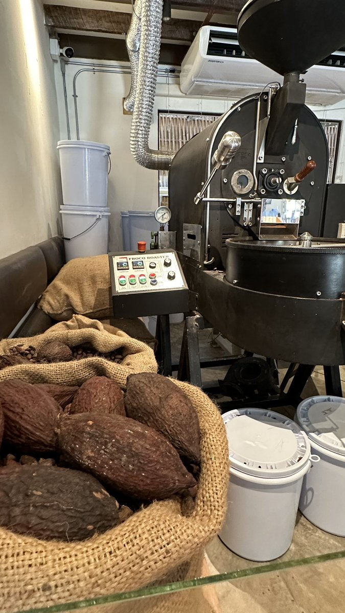 kadkokoa's tweet photo. Chiangmai Single Origin Cacao by MTT Kad Kokoa are USDA and EU Certified Organic https://t.co/4moe788NEg