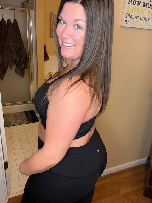 Happy Hump Day 🐫 🖤 https://t.co/jd5xFZ8aHD<a href="/tag/braves"class="tags"><span>#braves</span></a><a href="/tag/bravescountry"class="tags"><span>#bravescountry</span></a>