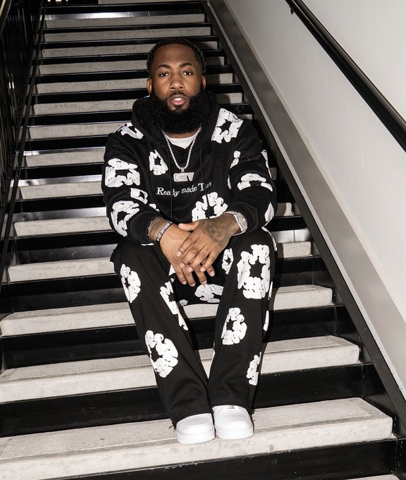 👑🖤 https://t.co/k7kJAdloaL