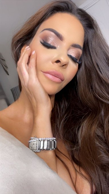 Cool shades going on 💕 https://t.co/hSj6StYCLK<a href="/tag/stronglikebull"class="tags"><span>#stronglikebull</span></a>