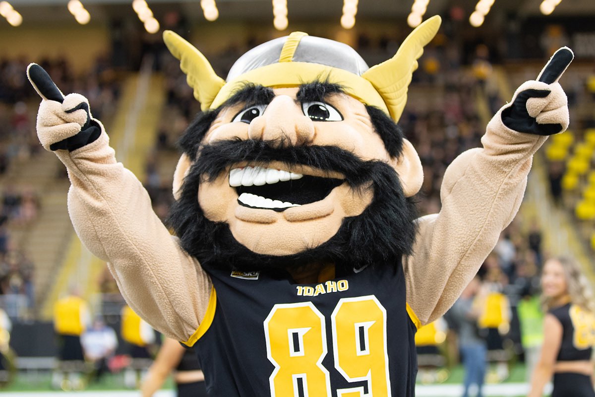 Dylan Fischer (@dylan_fischer65) on Twitter photo Excited to announce my commitment to the University of Idaho! <a href="/VandalFootball/">Idaho Football</a> <a href="/Koach_BrownII/">Coach Brown</a> <a href="/Coach_Eck/">Jason Eck</a>
#GoVandals V’s up✌️ Excited to announce my commitment to the University of Idaho! <a href="/VandalFootball/">Idaho Football</a> <a href="/Koach_BrownII/">Coach Brown</a> <a href="/Coach_Eck/">Jason Eck</a>
#GoVandals V’s up✌️