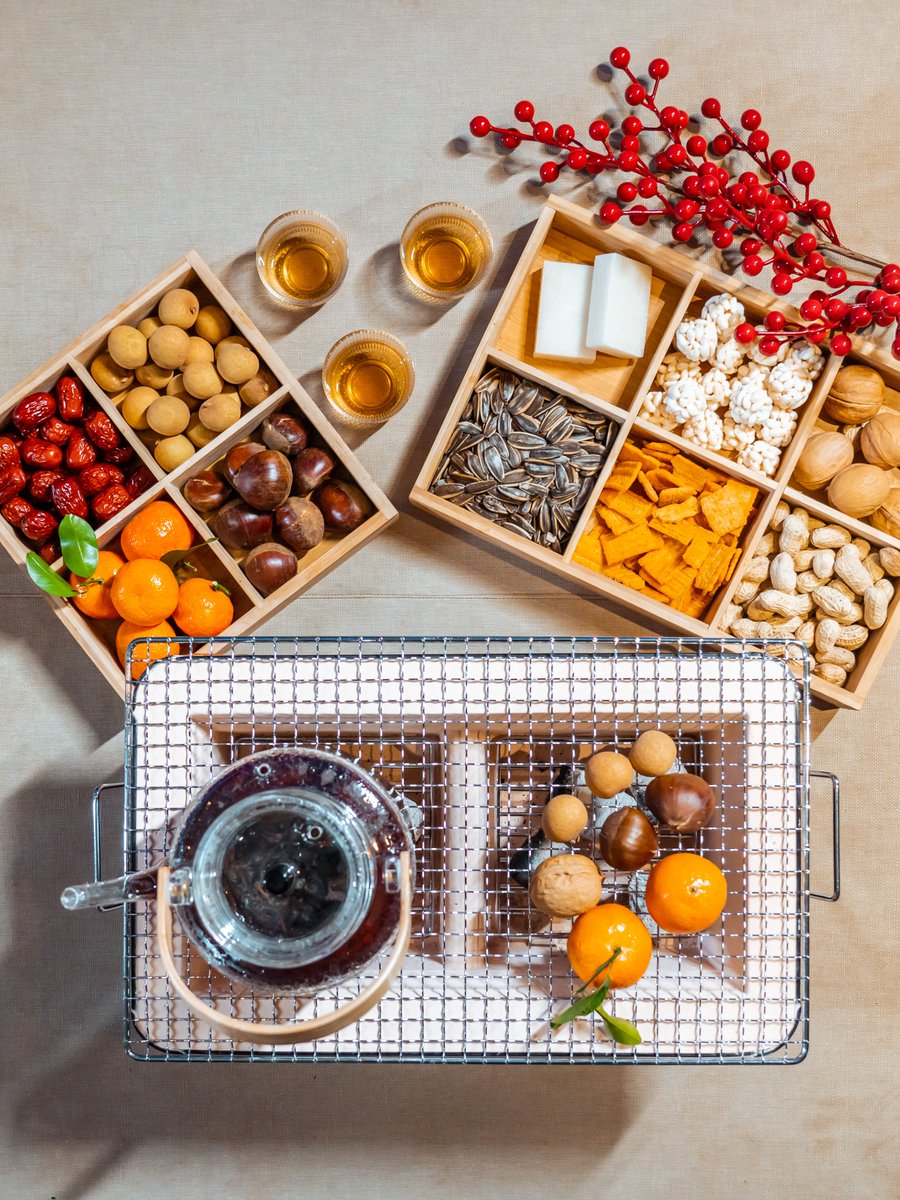 visit_wuhan's tweet photo. Enjoying stove-boiled tea is an ancient and romantic way of leisure. Sitting with friends by the fireplace on a winter afternoon, feeling the aroma of tea, allowing your mind to relax.
#culturalcore #hanculture #welcometowuhan #dreamywuhan #hereiswuhan https://t.co/x3Sv5lhgPP