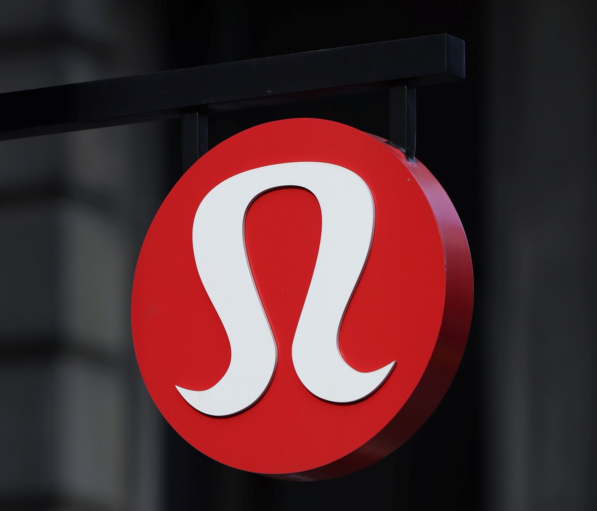 Lululemon founder Chip Wilson slams the company's diversity and inclusion efforts:

“I think the definition of a brand is that you’re not everything to everybody… You’ve got to be clear that you don’t want certain customers coming in.”