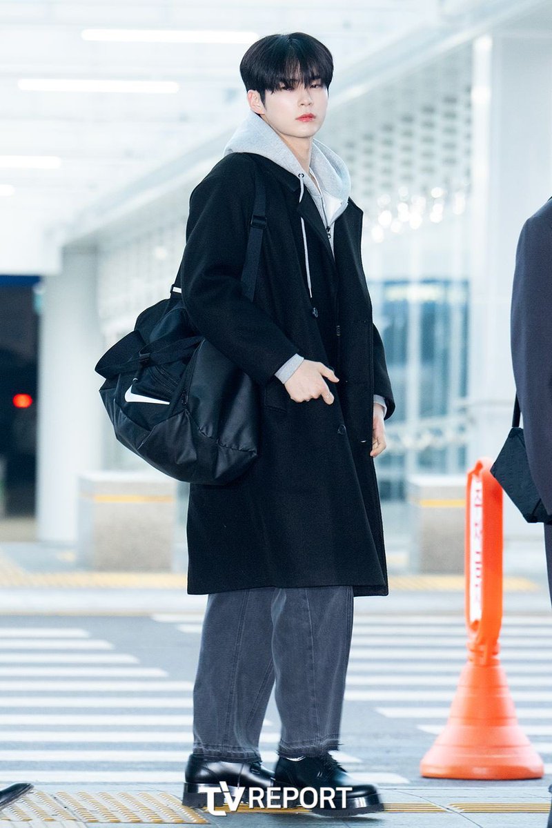 성한빈 ‘햄냥이 두고 왔어’