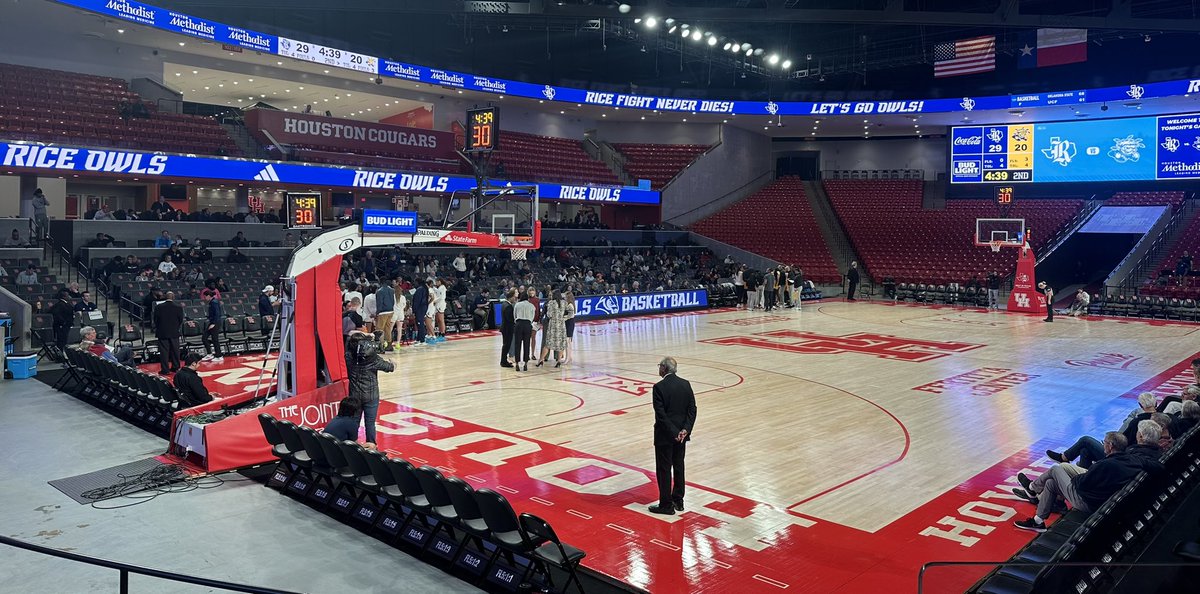 I want to thank <a href="/UHCougars/">Houston Athletics</a> and <a href="/CPezman/">Chris Pezman</a> for their willingness to host our women’s basketball team on short notice after Tudor Field House had water damage on the court. Your hospitality is much appreciated.  🫡