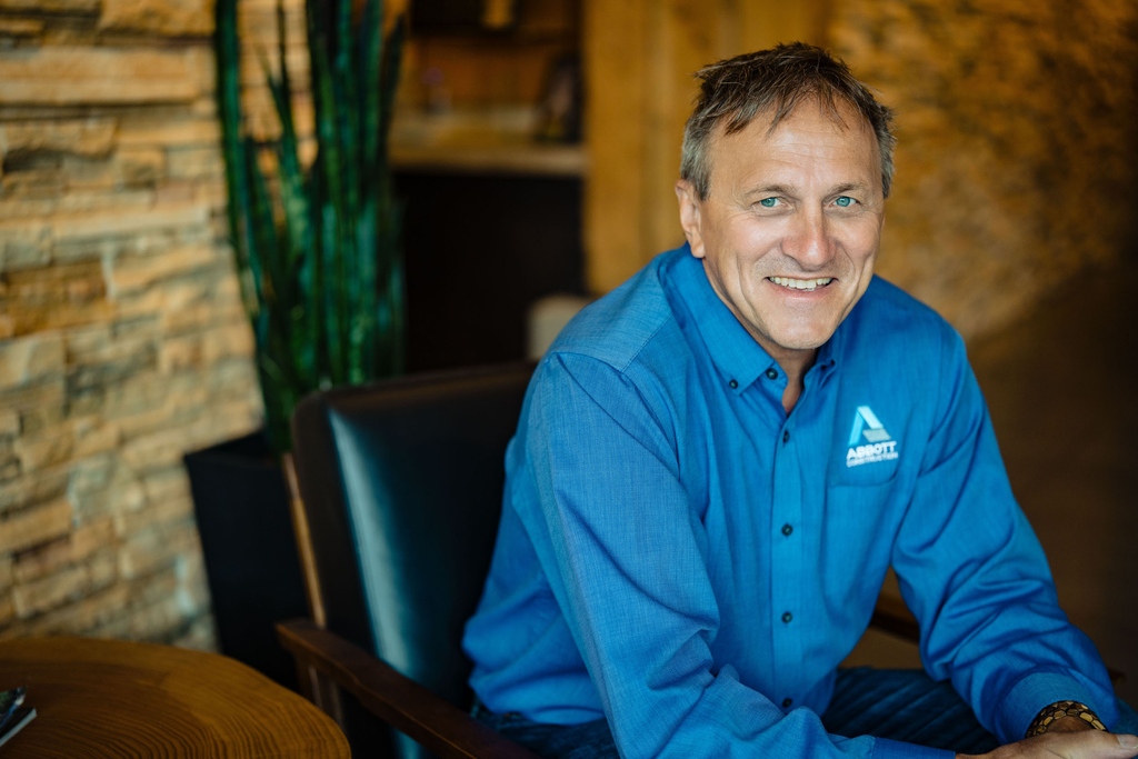coryparris's tweet photo. A marketing portrait for a construction company in Seattle. 
#SeattleHeadshot #BusinessPortrait #CorporatePhotography #Branding https://t.co/rSUS0vx3P6