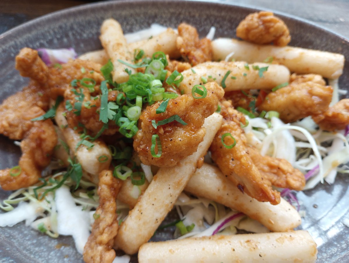 Ogci27's tweet image. Not a lot of unique food pics in the city other than pizzas and potillos 😁 heres chicken and french fries #uniquefoods #Chicago