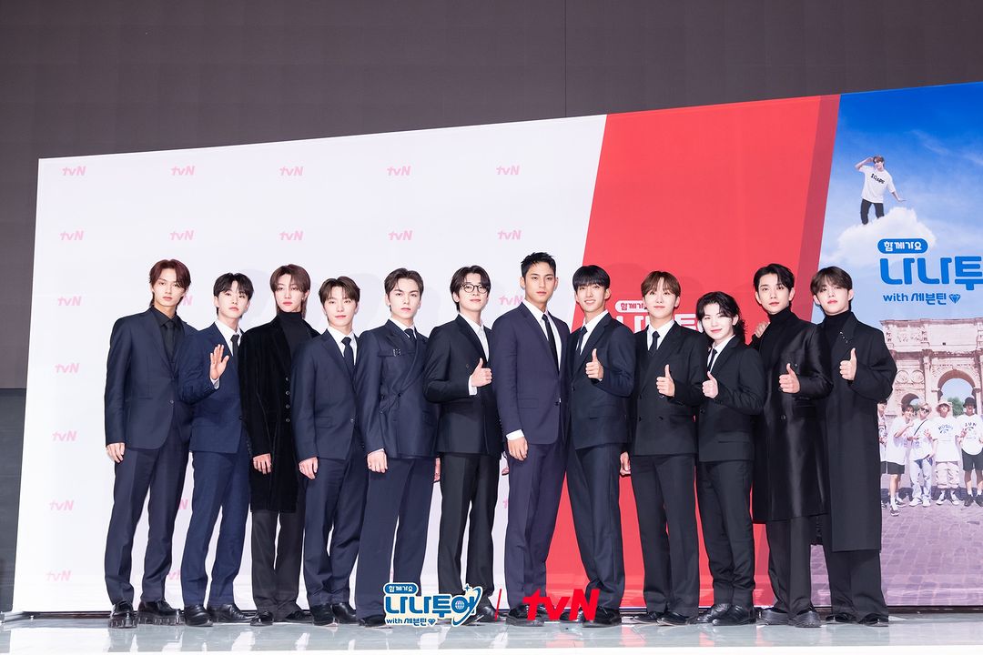 tvN_Asia's tweet photo. <NANA TOUR with SEVENTEEN> Press Conference~ ✈️
Are you ready for the premiere? 💎

#NANATOURwithSEVENTEEN 
Premieres 5 Jan | Every Fri 20:00 (GMT+8)

Subtitles available: English, Chinese, BM, BI
Regions available: 🇭🇰🇮🇩🇲🇾🇲🇻🇲🇲🇵🇭🇸🇬🇹🇼

#tvNAsia #BestKoreanEntertainment https://t.co/xQTre4jBsD