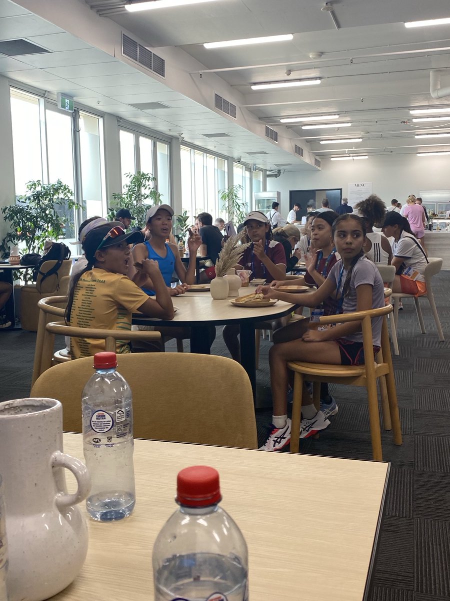 Great to see coach-accompanied trips to Brisbane International for these 10u Queensland girls who were loving being in the player restaurant. Inspiring the next generation. ⁦@TennisAustralia⁩
