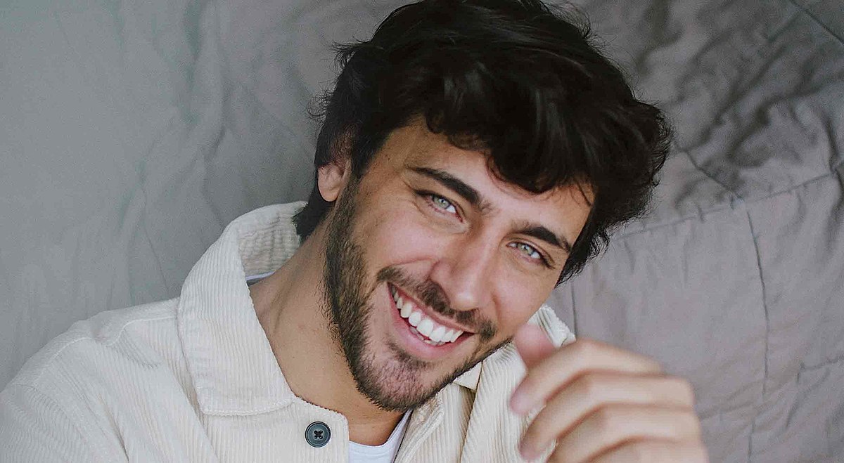 Emma: le doy dos votos a <a href="/lizardoponce/">lizardo</a> 

#GranHermano