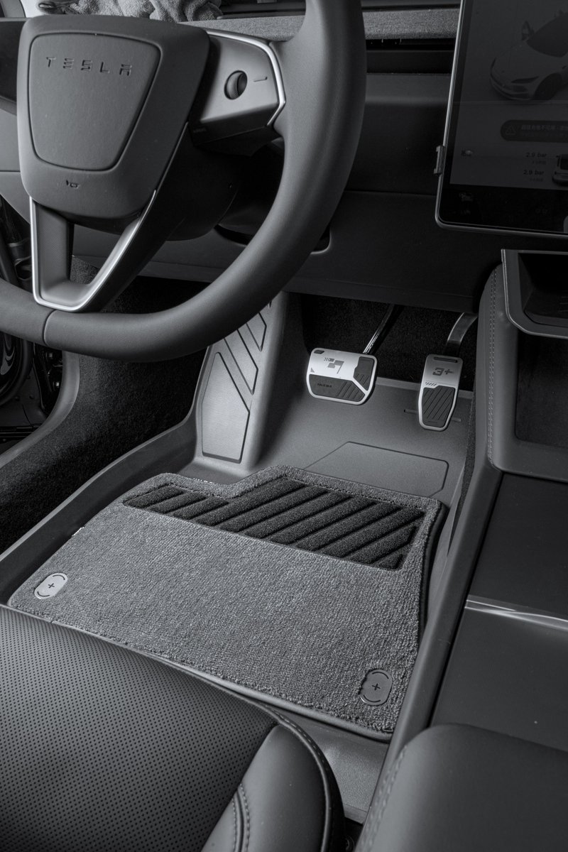 Haloblk_global's tweet photo. Introducing HALOBLK's New Model 3 Highland Floor Mats: Elevating Quality and Detail 😍🚗
#CarUpgrade #HighlandMats #tesla #teslamodel3 #teslamodel3performance #teslamodelyperformance #teslamodely #teslamotors #teslaowner #teslalife #teslaclub #teslafan #halodisc #haloblk