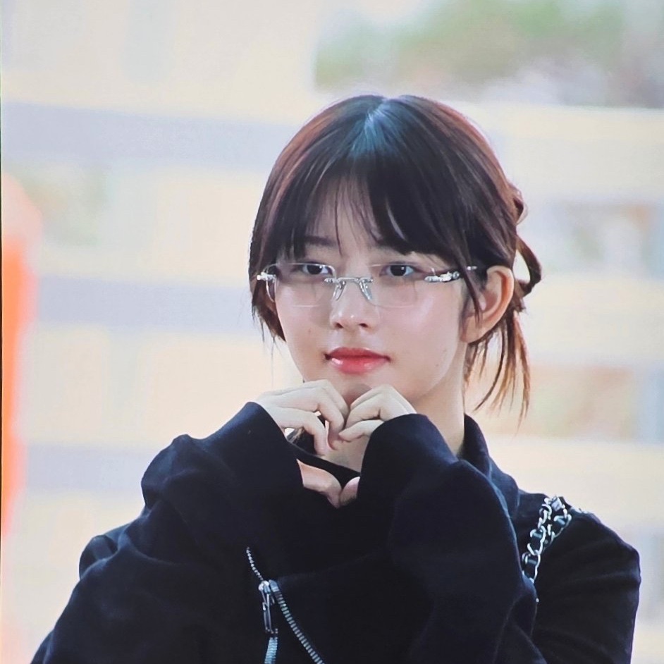 rei pics tweet media