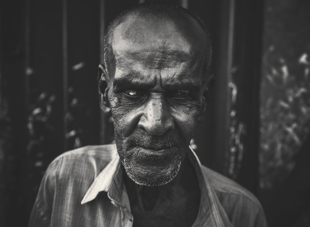 S_MorningLight's tweet photo. PETTAH SNAP PORTRAITS #2
Keyzer St, #Colombo. Dec 2023. More@ https://t.co/xRZ49M928c
#blackandwhitephotography #streetphotography #portraitphotography #discoveryworkshop #elderly #faces #KeyzerStreet #lifeinthecity #monochromeportrait #pettah #SriLanka https://t.co/RGXmYX9DhS