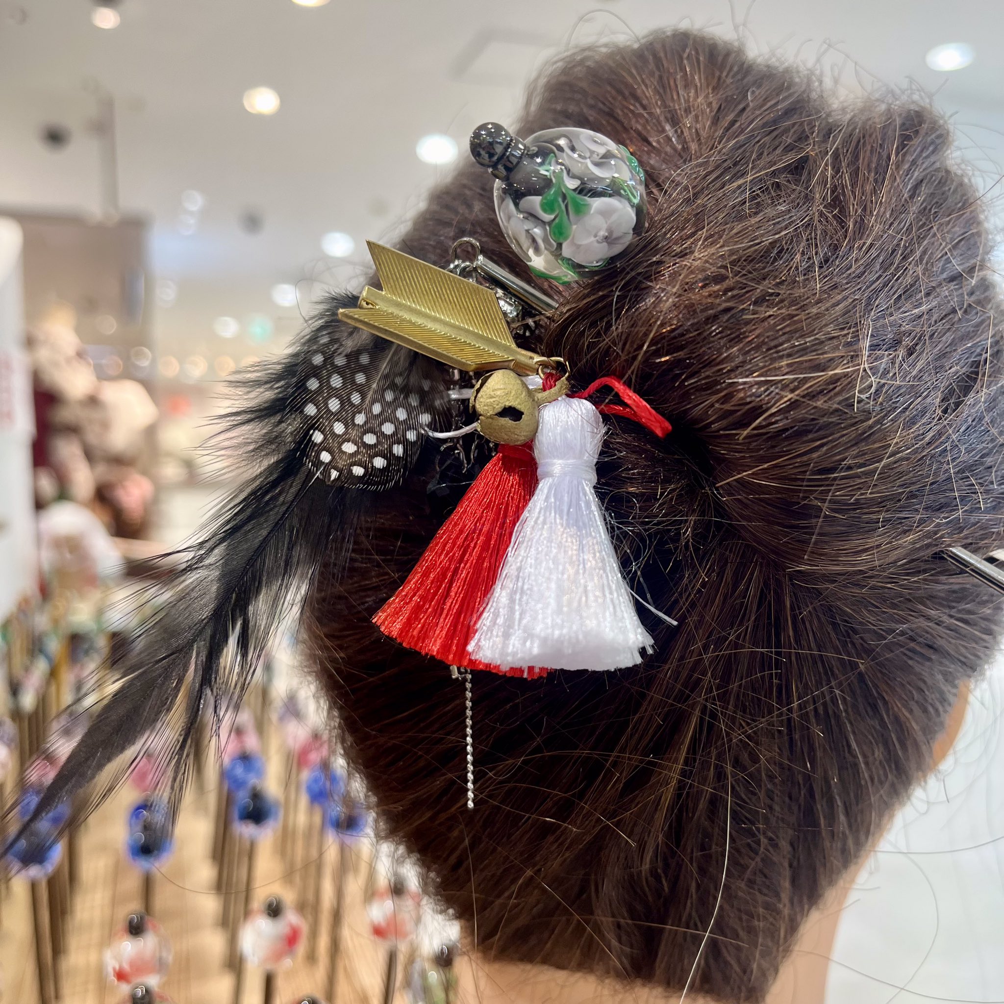 Kさま売約済み二股かんざし〈Bouquet・monotoneカメリア・盛り〉