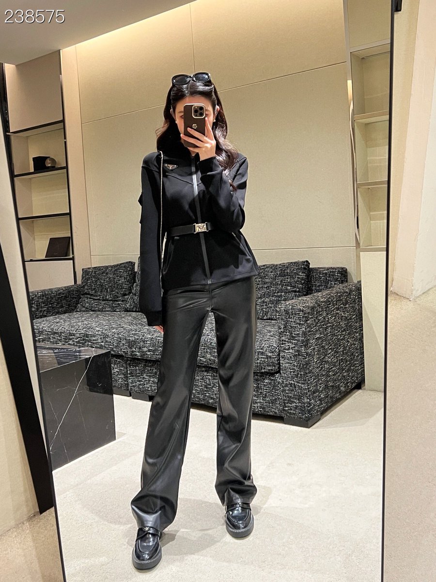 wattdent's tweet photo. WeChat: vivi97978
#高仿衣服 #复刻衣服 #高仿 #复刻 #奢侈品 #奢侈品衣服 #奢侈品服饰 #奢侈品复刻 #奢侈品代购 #路易威登衣服 #LV衣服 #顶级复刻 #留学生 #顶级原单 #古驰衣服 #巴宝莉衣服 #Prada衣服 #始祖鸟冲锋衣 #始祖鸟外套 #始祖鸟 #羽绒服 #毛衣 #卫衣#手表#包包#鞋子 https://t.co/8kLUMjQ3eq