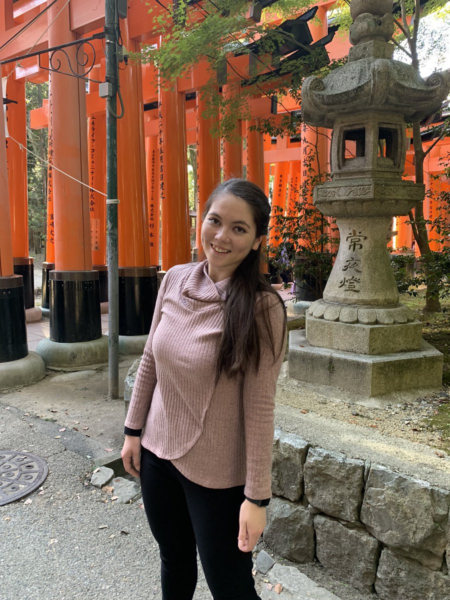 123cuppy's tweet photo. 近々、ちょっとした嬉しいニュース発表しますね😉
一年ぶりの日本、楽しみ🇯🇵
アルバムの写真を見てて、お気に入りの見つけた🤗

#日本　#サプライズ　#伏見稲荷　#京都　#東京　#お気に入り https://t.co/SJdJm2cZ9w