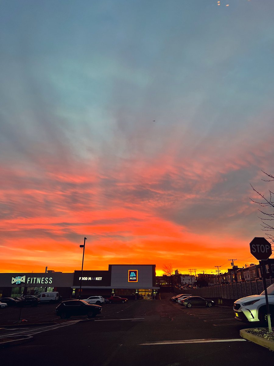 Commuting wasn’t so bad this morning 🌅🙌🏻