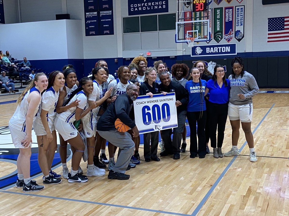 Congratulations to ⁦<a href="/BartonAthletics/">Barton College Athletics</a>⁩ women’s basketball coach Wendee Saintsing on earning her 600th career victory tonight!
A great accomplishment…Go Bulldogs!!