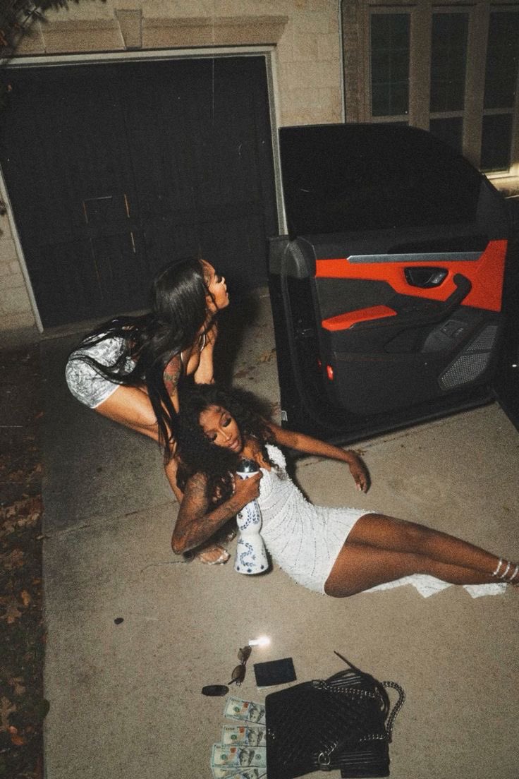 missschico's tweet photo. How i’m tryna be on my bday this year. 🥴 https://t.co/HEATAyhIGE