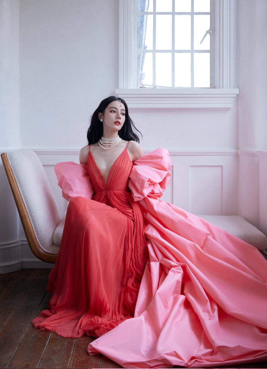 langyabangs's tweet photo. since c-ent red carpet has been making a buzz, let's take a look at the slayful red carpet looks of chinese celebrities in 2023 (a thread) https://t.co/5ObqAzDlaJ