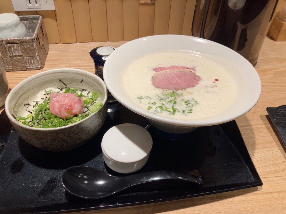 decision_ffseed's tweet photo. 半蔵製麺さんのぱいたんらぁめん美味くて満足度高〜 https://t.co/yNdSHct3aJ