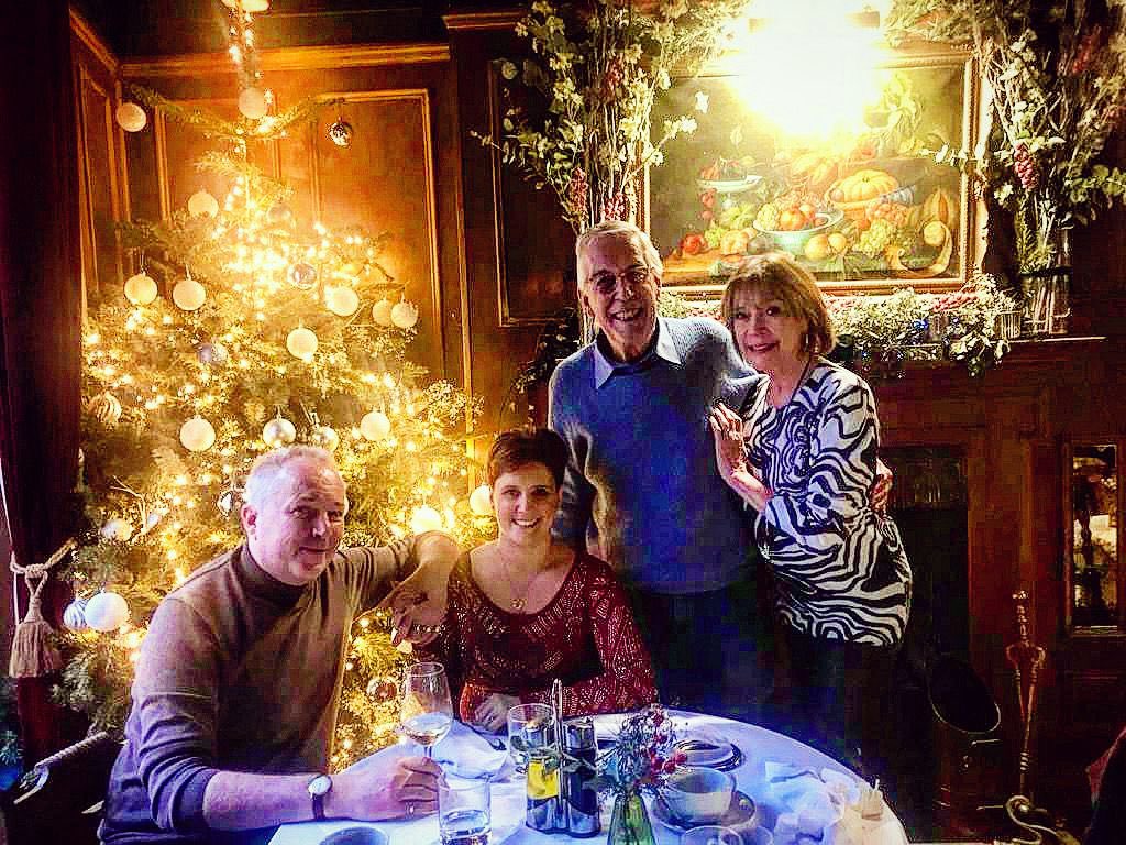 Finally got our decorations up! Just joking! Wonderful Christmas lunch at the Brydges Place Club with our dear friends Robert and Gemma Ross. Merry Christmas one and all. @RobertWRossEsq @GemmaVRoss @JudyBuxton7 #MerryChrismas