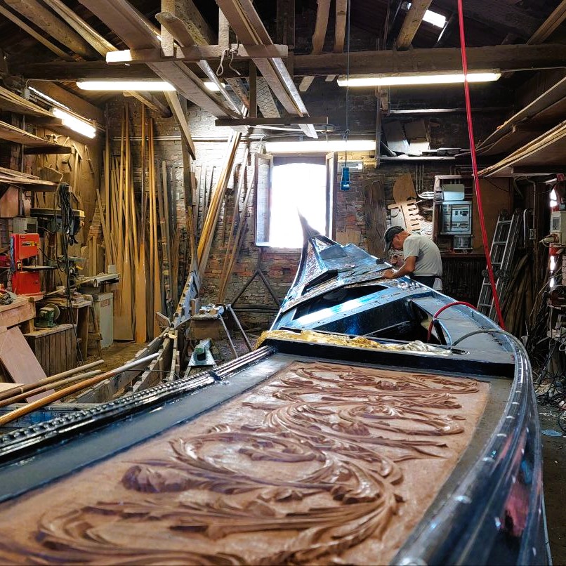 TravelCDV's tweet photo. Ever wondered where the iconic gondolas are crafted? The answer lies in the heart of the city, at the Squero. We visit a small boatyard and learn all about gondola building and repair. Venice awaits, join us!
#squero #beautifulitaly #igvenezia #gondola #venice #gondolaride https://t.co/dYY5eRLPgl