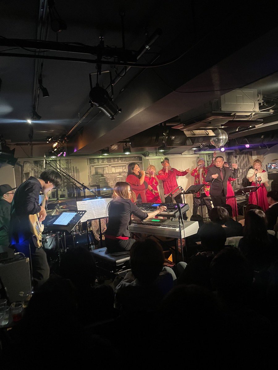 ariasaitoukey's tweet photo. 2023.12.21
GOSPEROOTS
同郷の先輩、中山栄嗣さん率いるスーパーシンガーズとのゴスペルクリスマスライブでした✨
アーカイブも素晴らしいシンガーズのの迫力がめっちゃ感じます!!
是非是非見てね✨✨
https://t.co/ZgJgm7MOcO
@eijinakayama_official
#gospelchristmas
#keyborad https://t.co/FaugD68glx