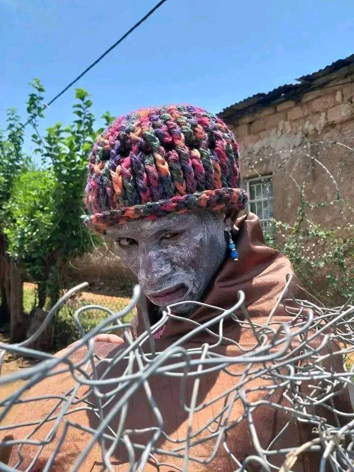 🦉: weh Joyce ungumlandeli we SuperSport wena, ngibona ku status sakho uthi SuperSport SuperSport 

🙍‍♀️: hayi Sis Maria mina ngithi sobuka i Pirates ithatha u 3 points live on SuperSport 

🦉: "sharp neh"
@SesiKaNthato 
<a href="/orlandopirates/">Orlando Pirates</a> 
#Buccaneers ☠️☠️
#DStvPrem