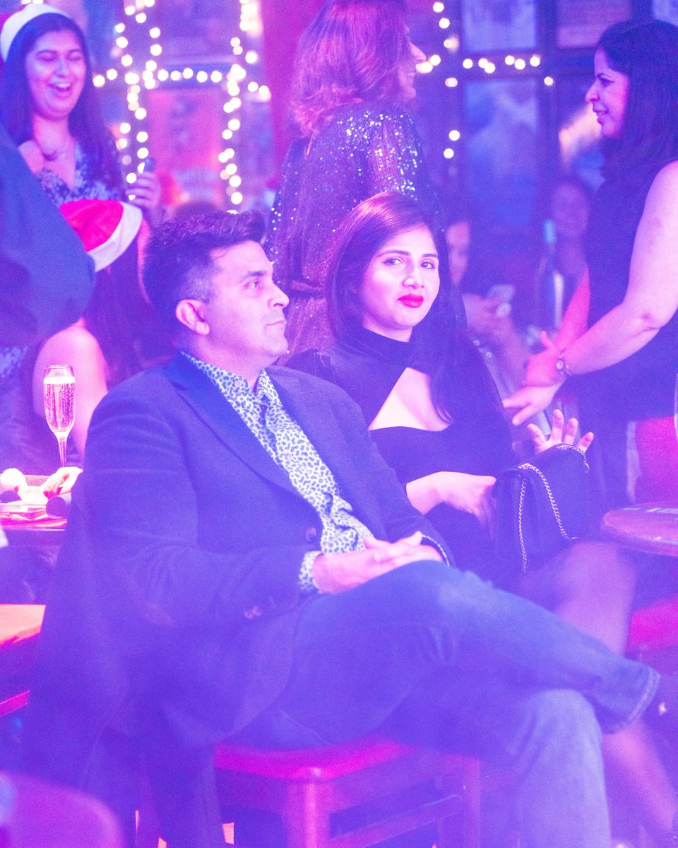 phoenixartsclub's tweet image. Thanks for coming, because it's not a show without a few well placed cheers and jeers!  ✨ #ShowTime #AudienceParticipation #ThanksForComing #Cabaret #CabaretShow