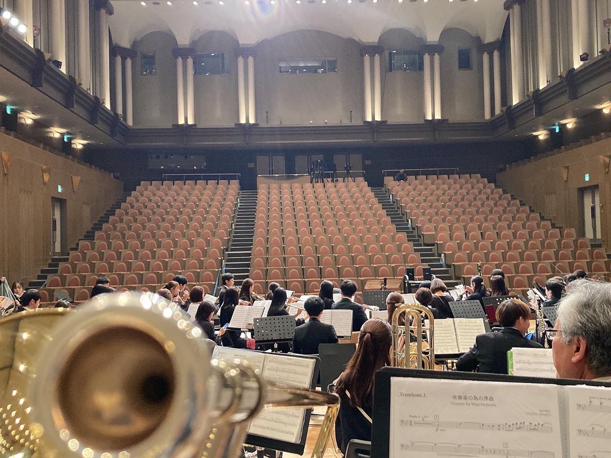 trb0607's tweet photo. 先週は定期演奏会でした。
３年ぶりの２日公演となった今回は、スケジュールの関係でなかなか練習に参加できず、私にとっては試練の回でした。
本番も他の団員の皆様が作り上げた音楽に便乗する形になってしまったので、次回はもっと練習できるようにして、音楽づくりに貢献していきたいと思います。 https://t.co/2ewaoqyCuL