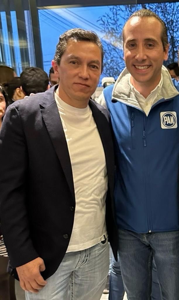jesuslopezch's tweet photo. Un gran gusto acompañar a mi amigo @marioriestra en su registro como pre-candidato a la Presidencia Municipal de Puebla. Que tengas mucho éxito, Hermano 🤗🤗🤗 https://t.co/8UNZReNiv8