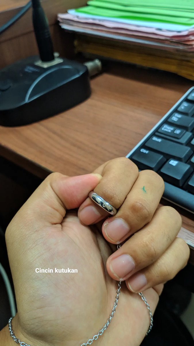 Siapa yang mau saya kutuk?