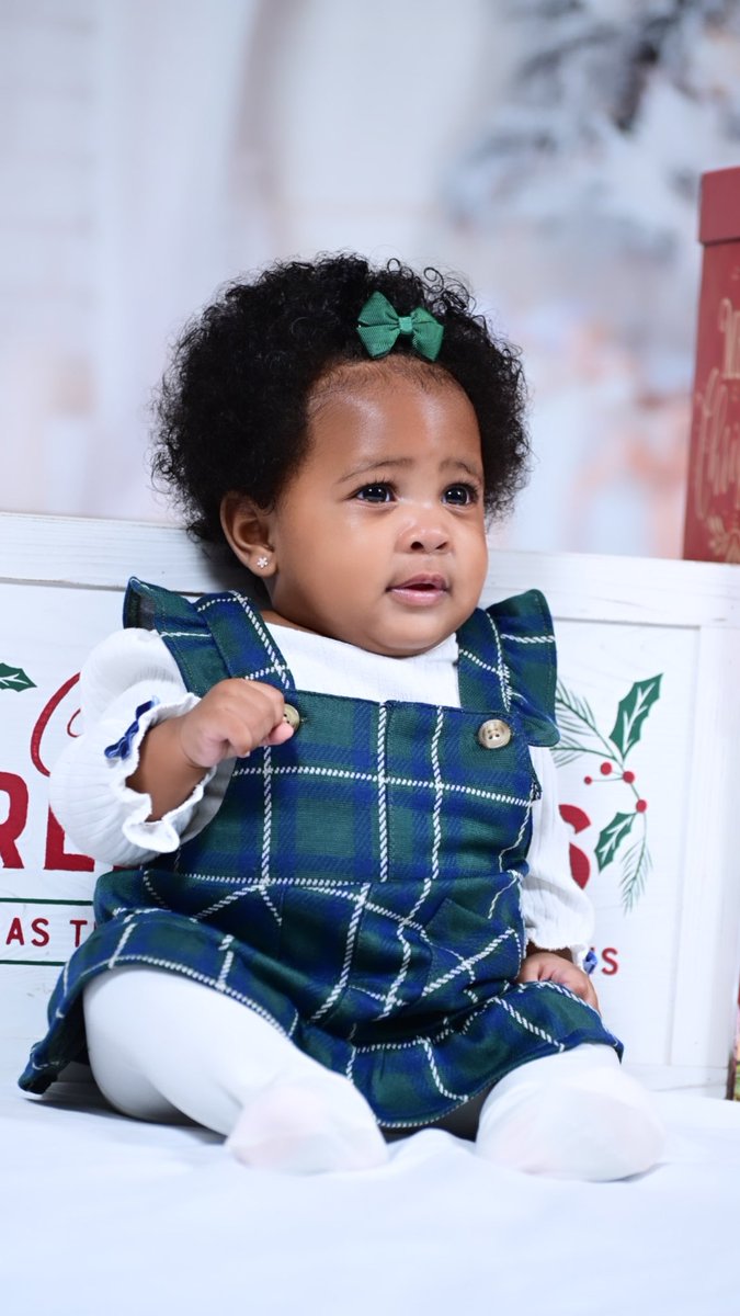 ciyaahFINE_ASS's tweet image. Make my wish come trueeee , all i want for Christmas is YOUUUUU 😭😭😭🥰🥰🥰🥰🥰🥰😍😍😍😍😍😍. 

#WynterReign #FirstChristmas #6monthsold