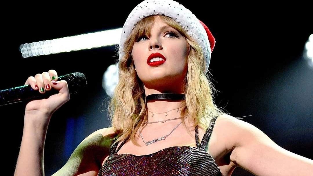 iHeartRadio_RP's tweet photo. © #iHeartRadioRP ▸ #JingleBallRP ▸ ℕ𝗂𝗀𝗁𝗍 3.
Scarlet Keys giving her own christmas twist to her set for the @JingleBallRP's third night. ❣️🪩 #JingleBallRP
📷: @ihoneymocn, #iHeartScarlet https://t.co/kAafSqm5kc