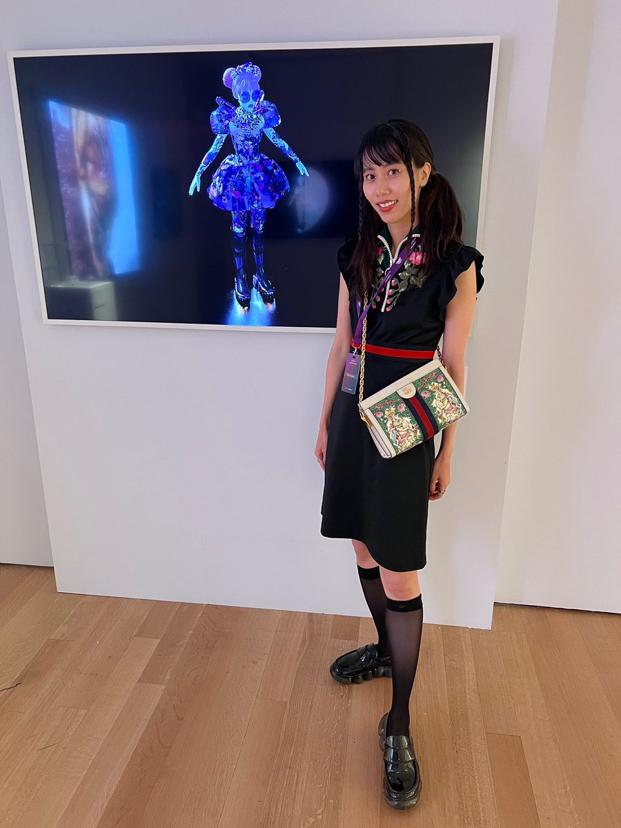 𝗥𝗲𝗳𝗹𝗲𝗰𝘁𝗶𝗻𝗴 𝗼𝗻 𝗺𝘆 𝟮𝟬𝟮𝟯 𝗔𝗜 𝗰𝗼𝗹𝗹𝗮𝗯𝗼𝗿𝗮𝘁𝗲𝗱 𝗮𝗿𝘁 𝗵𝗶𝗴𝗵𝗹𝗶𝗴𝗵𝘁𝘀 🤍愛 : 👩‍💻 January - Began my AI art journey, first delving into it back in 2018 🦾 🖼️ May - Bright Moments Tokyo showcased 'Neural Fad' with @brtmoments 📰 June - AI cover