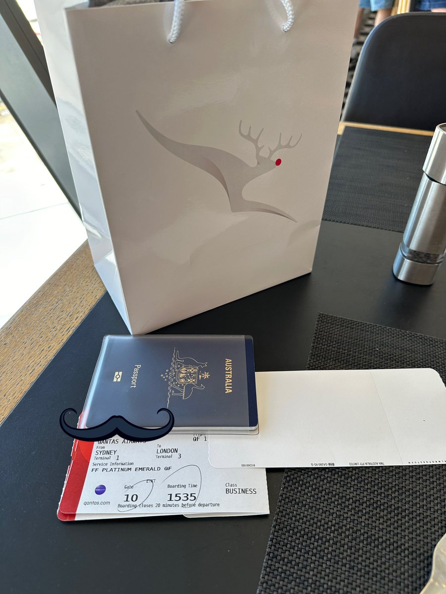 StopLTakeProfit's tweet photo. #qantas
#firstlounge

Merry Christmas 🎄 friends of X.. it been great to knw u all, Enjoy the festive season &amp; have heaps of delish food &amp; wine with family &amp; friends &amp; relax

took a break frm SM, but now it’s time to relax &amp; recharge. Off to Europe for a month.. 🥂 https://t.co/CYldZ9qvOb