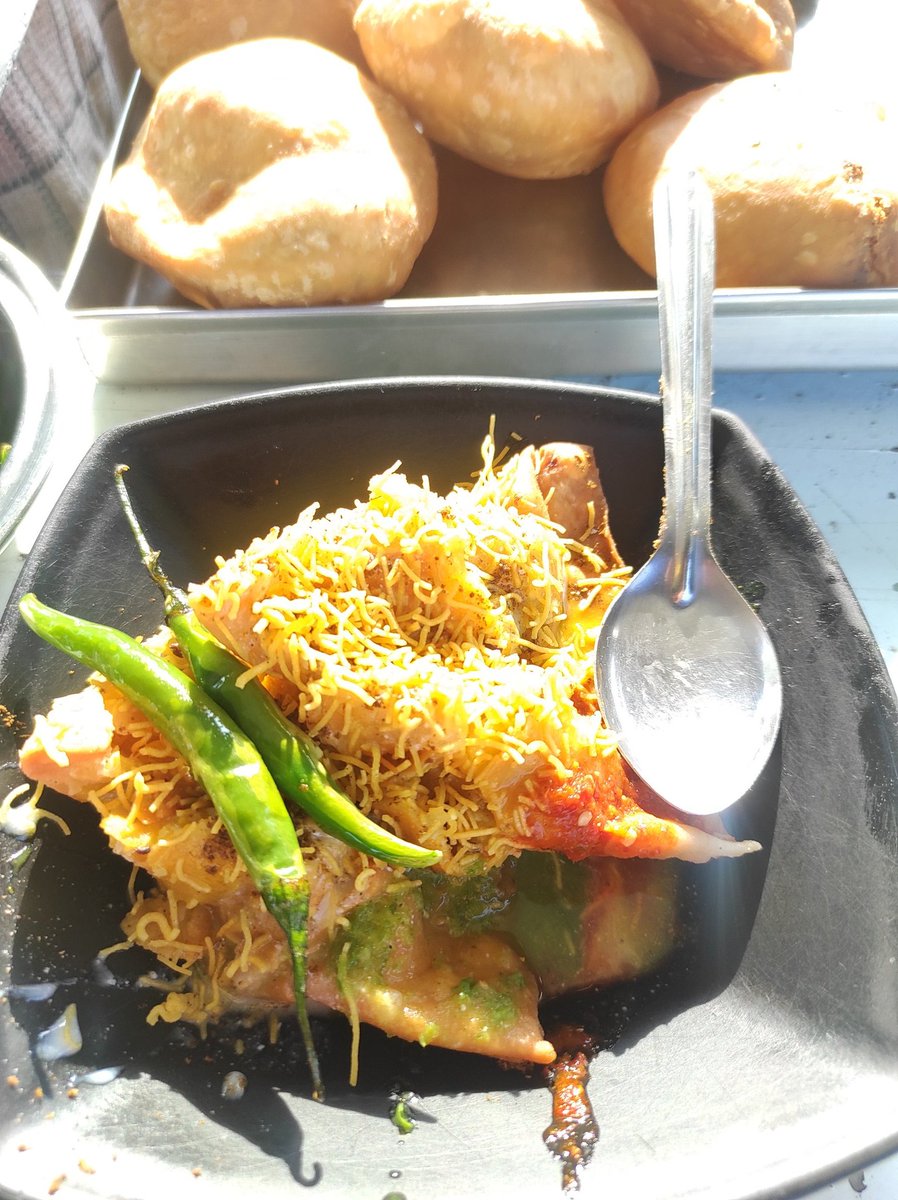 PriyaPinja30800's tweet photo. #samosa #samosachat
I'm dating myself. Will society accept me?🙄👀😶🙃 https://t.co/HSkRafaifQ