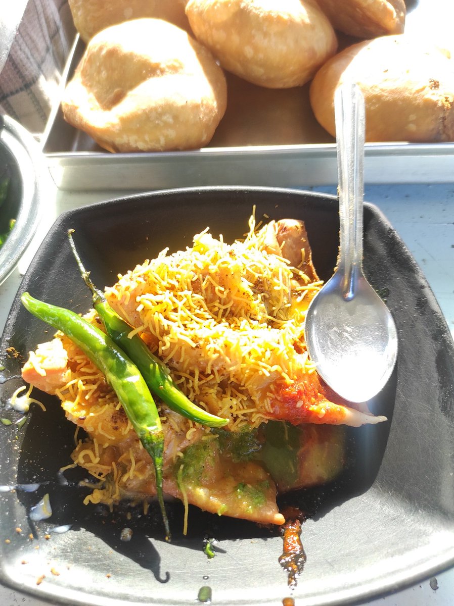 PriyaPinja30800's tweet photo. #samosa #samosachat
I'm dating myself. Will society accept me?🙄👀😶🙃 https://t.co/HSkRafaifQ