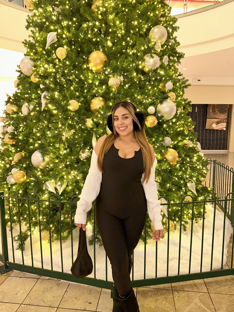 shaperinshop's tweet photo. Going into the holiday season with Shaperin Shaping Jumpsuit✨💚
Enjoy your Christmas with Shaperin!🤶
#shaperin #bodysuit #styleboost #jumpsuit #fashioninspo #ootd #howtostyle #winteroutfit #winterfashion #inspo #amazon #christmas #styling #xmas #holidayseason https://t.co/25so9Bi3GY