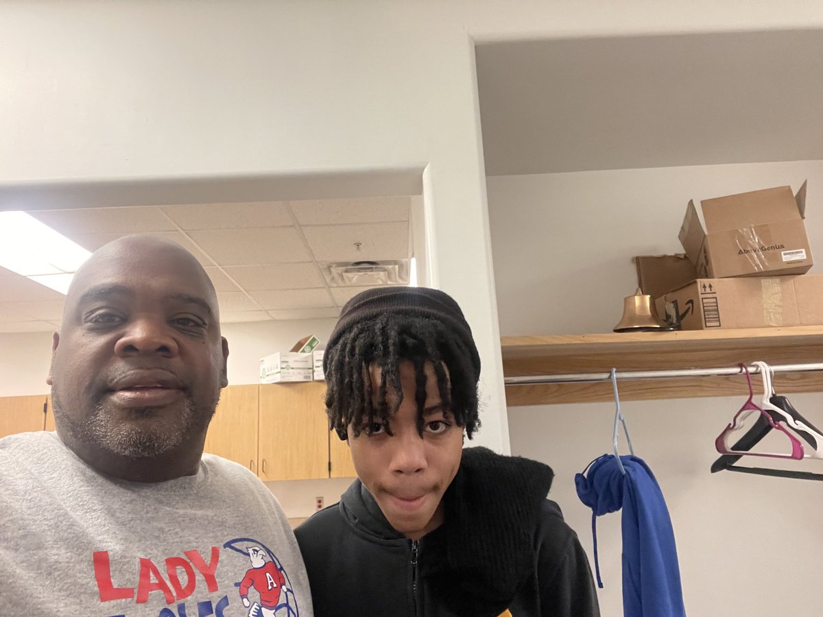 To your family from our Eagle family…Merry Christmas and Happy New Year!🦅❤️🎉🎊