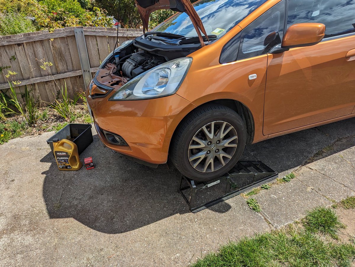 TinkTimeAU's tweet image. Although I haven’t been up to much tech-related stuff lately, I did get my hands dirty with some automotive tinkering this morning. Nothing too exciting, just an oil change 🚗🔧

#backyardmechanic #tinker