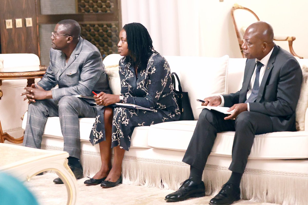 JarnickiM's tweet photo. #Togo En #Direct du Palais de #Bokassa @FEGnassingbe/ Cellule  de #Crise suite #Attentat #Marché #AgoèAssiyéyé. #Gnassingbé s'adresse au ministron #Calixte @CBMadjoulba @SecuriteTg :" Madjoulba! Tu vas répondre à #Cichocki que cette fois ci Ce n'est pas du #KEROZEN mais du Boudè. https://t.co/zfyAuGBbcy