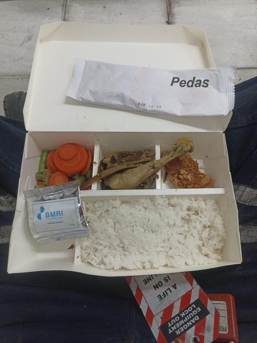 space4pe's tweet photo. anjay maksi dapet bonus 1 lot $BMRI mayan🤣 https://t.co/qFaexFFFPG