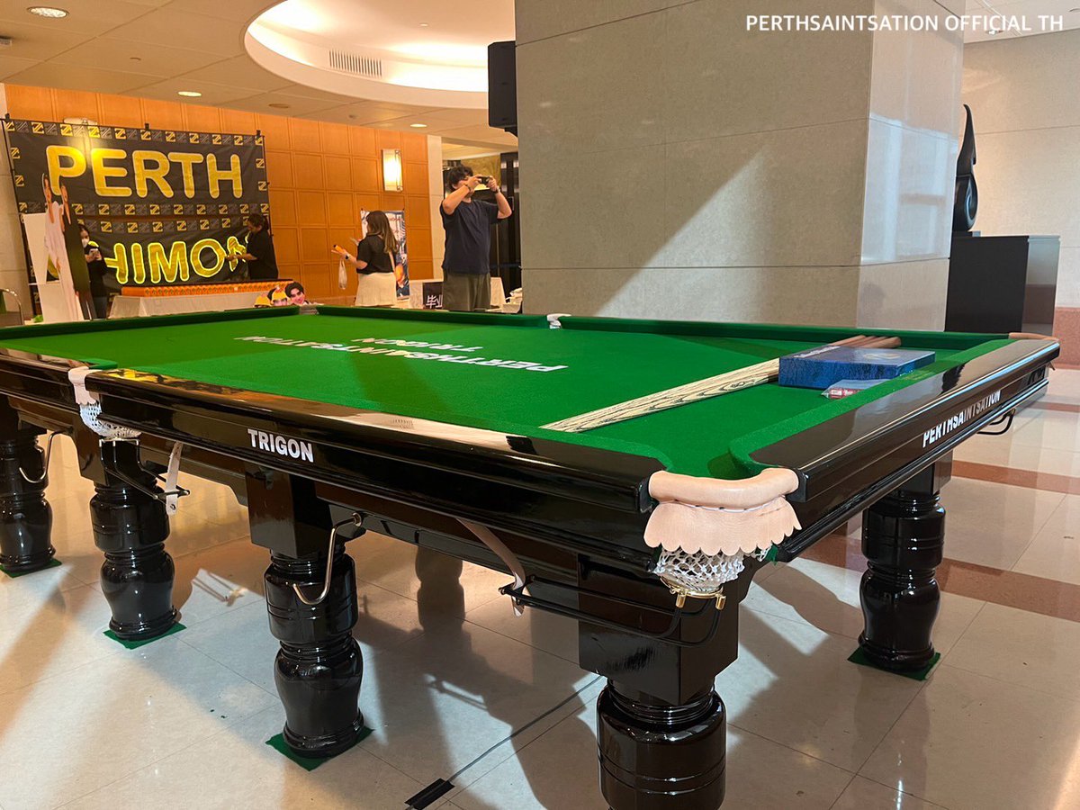 PS_OfficialTH's tweet photo. Snooker Table 🫶🏻🖤 👨🏻‍🎓🎁🎉

#GraduationPERTH 
#PerthSaintSation #TRIGON https://t.co/chnzLbeEN3