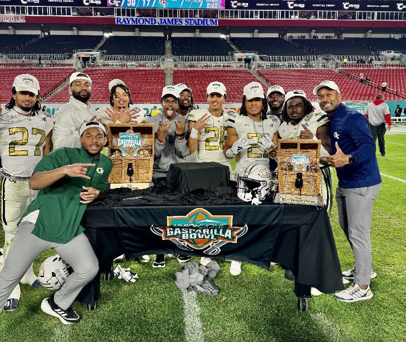 @GasparillaBowl Champs! So incredibly proud of these dudes! Never a doubt. #FlyBoyz 👐🏾 #StingEm #TogetherWeSwarm EVERYTHING MATTERS 🐝