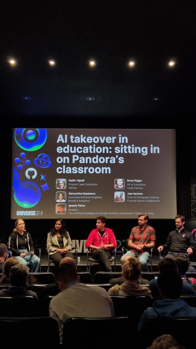 uwogdsc's tweet image. As #GitHubCampusExperts we also had the opportunity to meet Thomas Dohmke, CEO of @github and listen to one of the GCE&apos;s workshop panel! #GitHubUniverse #GitHubUniverse2023 #githubcampusexpert